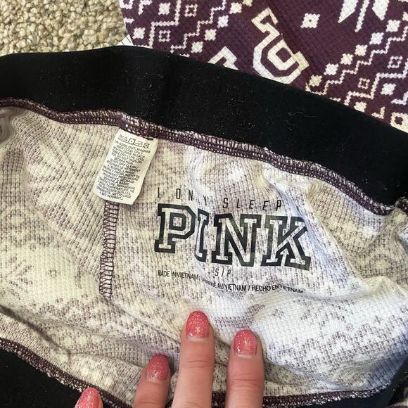 VS PINK Maroon and White Snowflake Thermal Pajamas Small - Picture 3 of 6